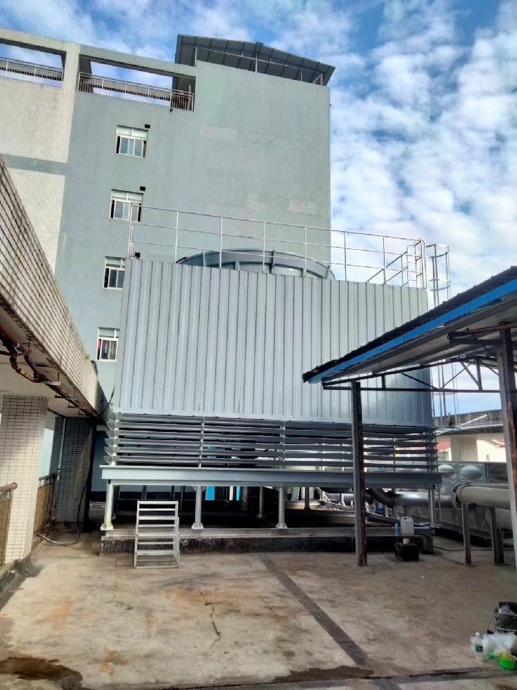 四川安岳人民医院方形逆流式600吨冷却塔1台