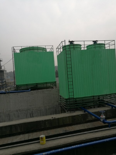 贵州六盘水某厂工业方形逆流冷却塔300吨*2台