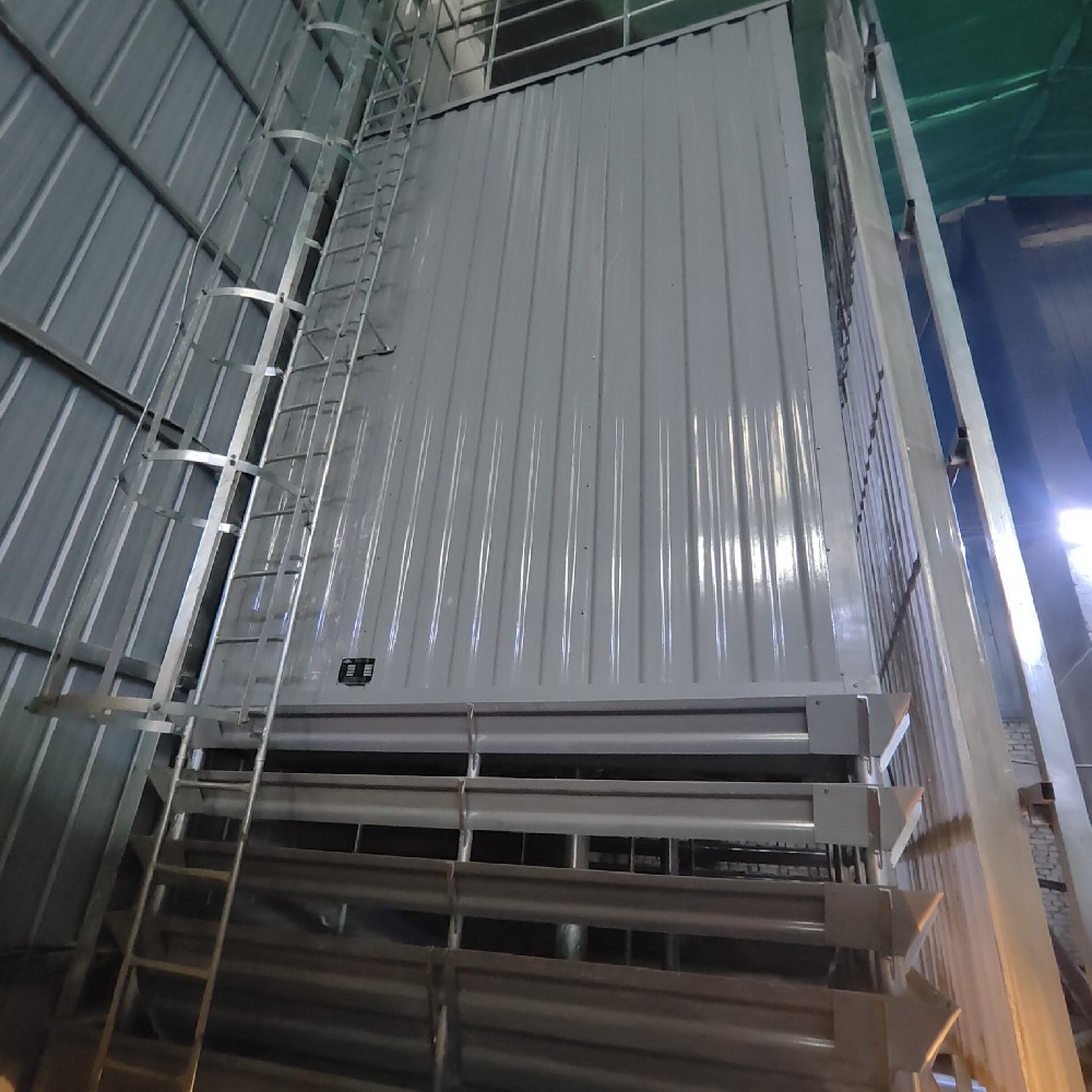 四川德阳广汉市250吨方形逆流玻璃钢喷雾式冷却塔